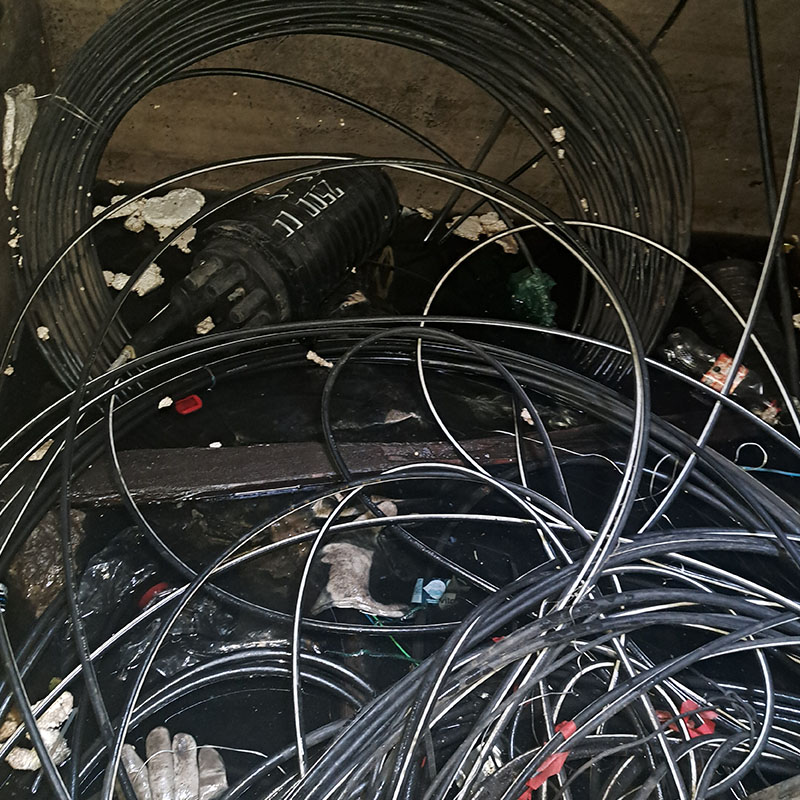 Limpieza de Camaras de Telecomunicaciones 2